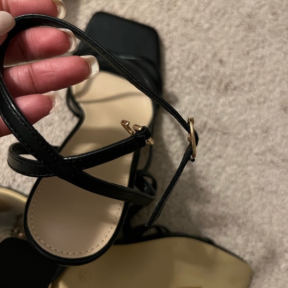 Black heels - Picture 5 of 5